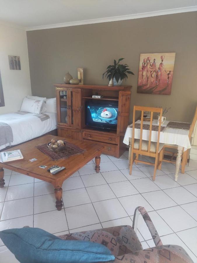 Sleep Eezy Cottages Benoni Luaran gambar