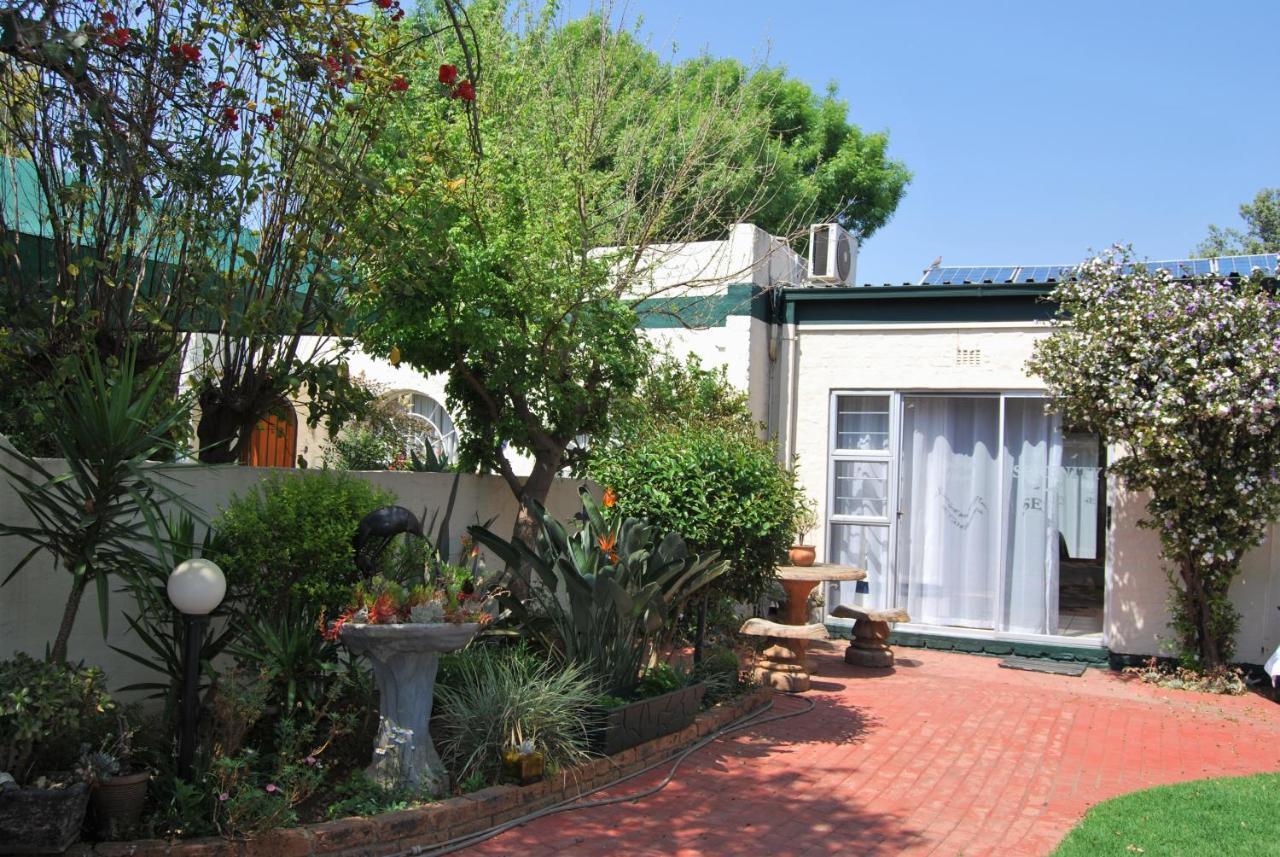 Sleep Eezy Cottages Benoni Luaran gambar