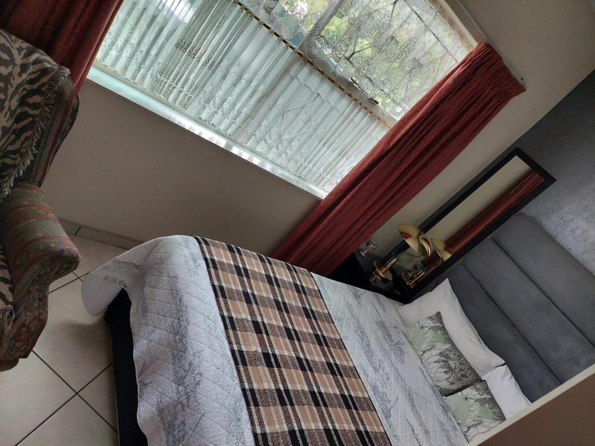 Sleep Eezy Cottages Benoni Luaran gambar