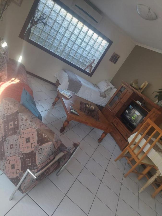 Sleep Eezy Cottages Benoni Luaran gambar