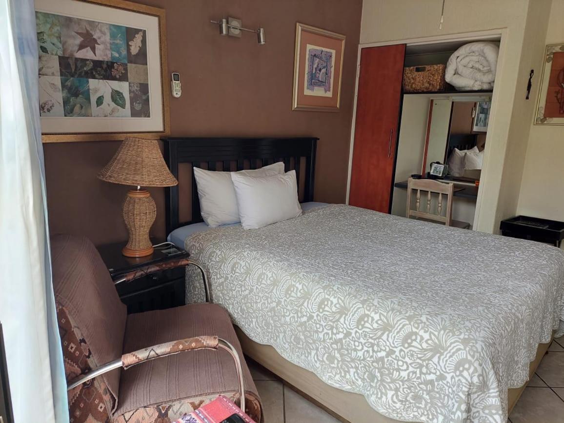 Sleep Eezy Cottages Benoni Luaran gambar