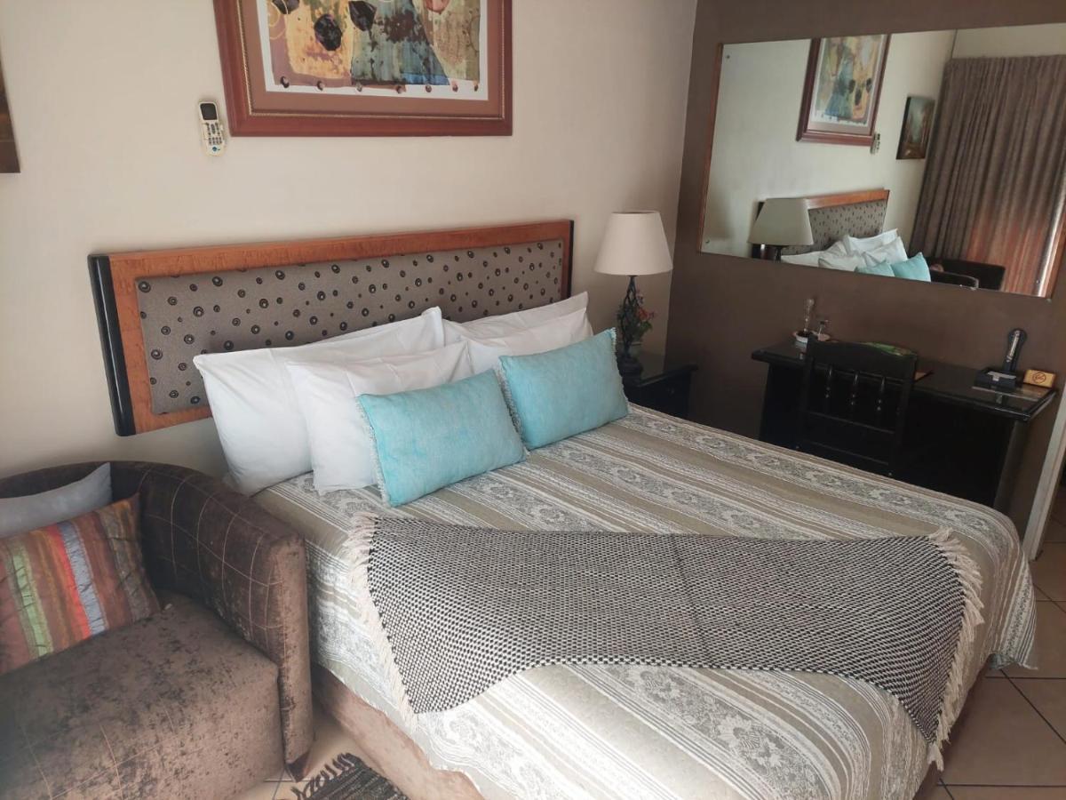 Sleep Eezy Cottages Benoni Luaran gambar