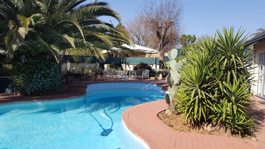 Sleep Eezy Cottages Benoni Luaran gambar