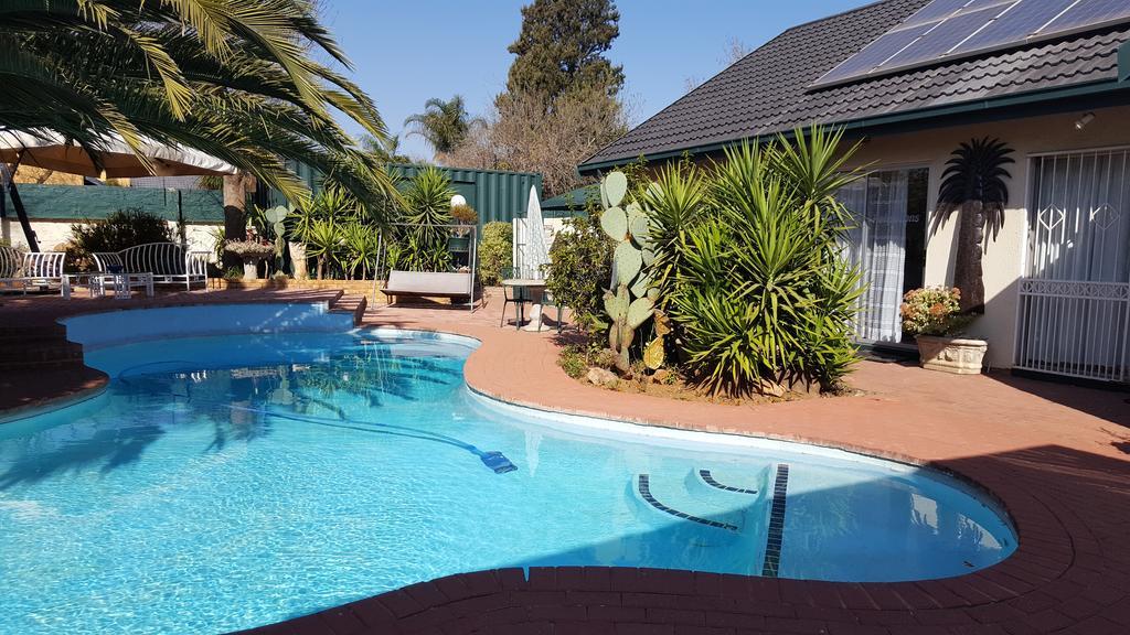 Sleep Eezy Cottages Benoni Luaran gambar